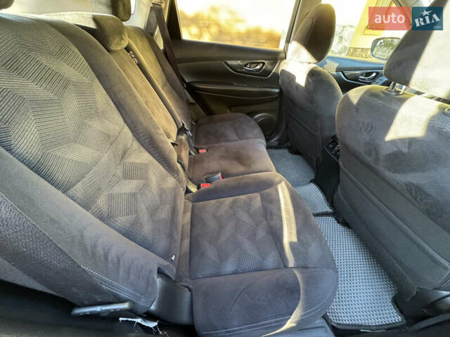 Сірий Ніссан ІксТрейл, об'ємом двигуна 1.6 л та пробігом 215 тис. км за 15500 $, фото 21 на Automoto.ua