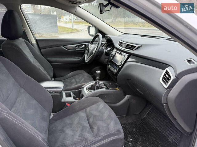 Серый Ниссан ИксТрейл, объемом двигателя 1.6 л и пробегом 158 тыс. км за 14800 $, фото 4 на Automoto.ua