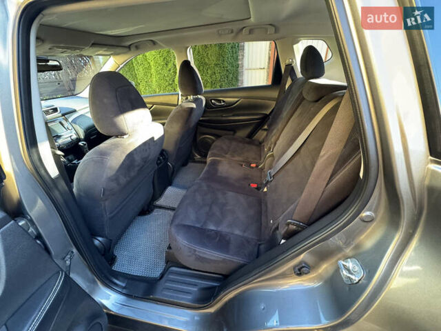 Сірий Ніссан ІксТрейл, об'ємом двигуна 1.6 л та пробігом 215 тис. км за 15500 $, фото 26 на Automoto.ua