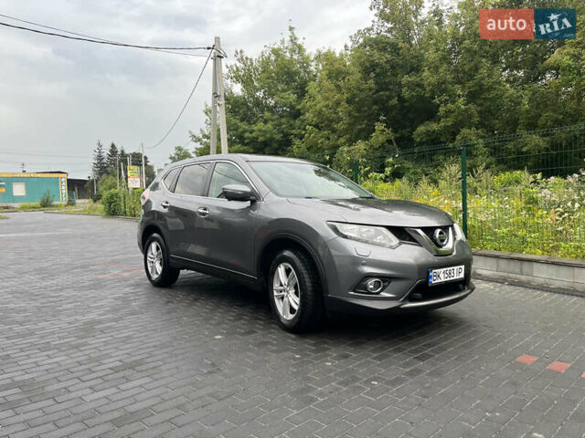 Сірий Ніссан ІксТрейл, об'ємом двигуна 1.6 л та пробігом 254 тис. км за 15900 $, фото 1 на Automoto.ua