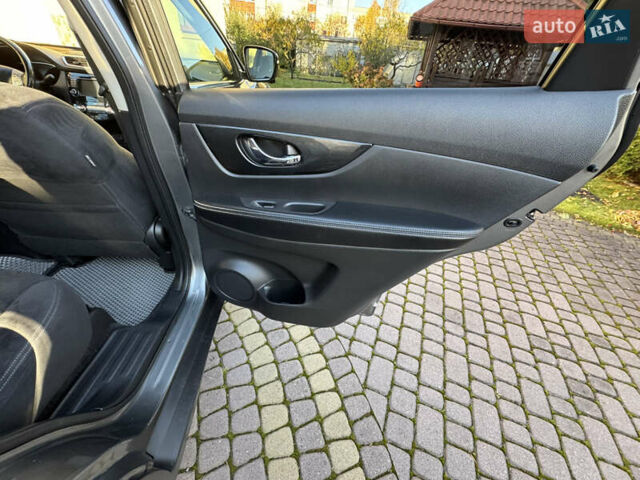 Сірий Ніссан ІксТрейл, об'ємом двигуна 1.6 л та пробігом 215 тис. км за 15500 $, фото 22 на Automoto.ua