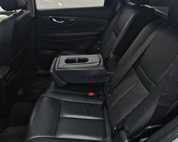 Сірий Ніссан ІксТрейл, об'ємом двигуна 1.6 л та пробігом 145 тис. км за 15500 $, фото 36 на Automoto.ua