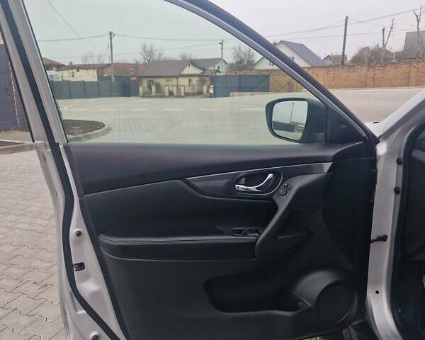 Сірий Ніссан ІксТрейл, об'ємом двигуна 1.6 л та пробігом 145 тис. км за 15500 $, фото 17 на Automoto.ua