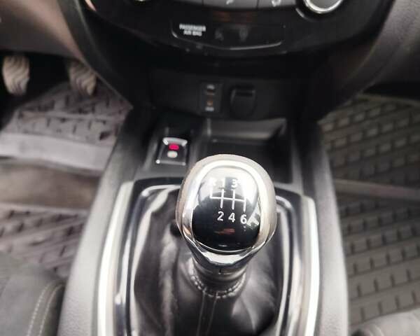 Серый Ниссан ИксТрейл, объемом двигателя 1.6 л и пробегом 195 тыс. км за 14800 $, фото 32 на Automoto.ua