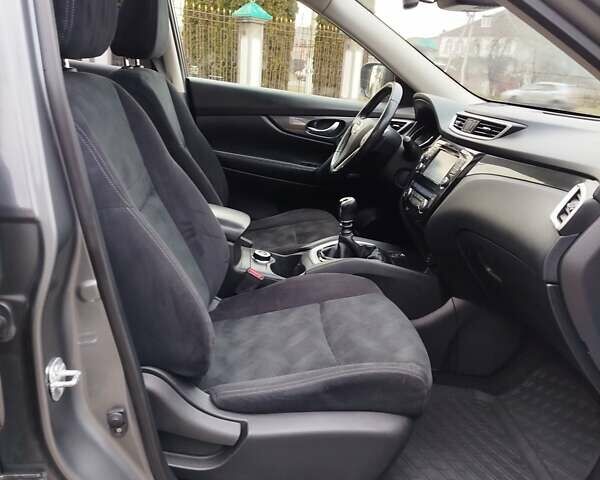 Серый Ниссан ИксТрейл, объемом двигателя 1.6 л и пробегом 195 тыс. км за 14800 $, фото 64 на Automoto.ua