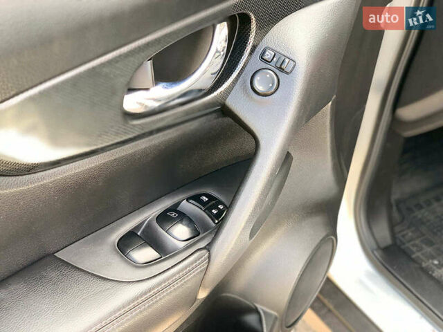 Серый Ниссан ИксТрейл, объемом двигателя 1.6 л и пробегом 114 тыс. км за 18290 $, фото 19 на Automoto.ua