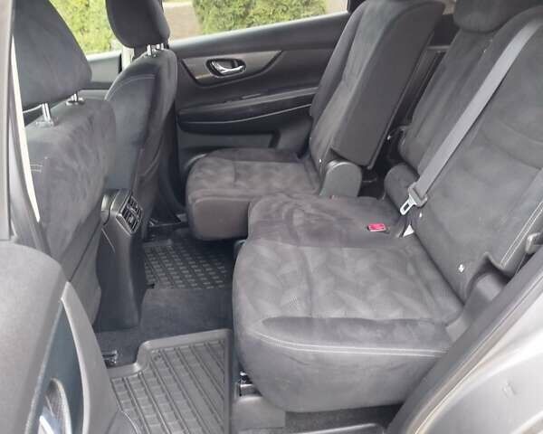 Серый Ниссан ИксТрейл, объемом двигателя 1.6 л и пробегом 195 тыс. км за 14800 $, фото 47 на Automoto.ua