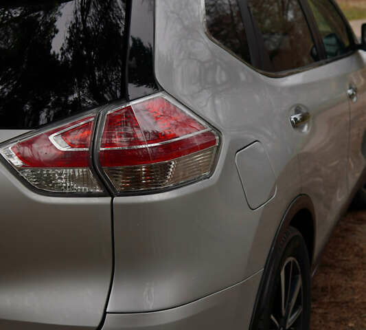 Сірий Ніссан ІксТрейл, об'ємом двигуна 1.6 л та пробігом 262 тис. км за 16999 $, фото 5 на Automoto.ua