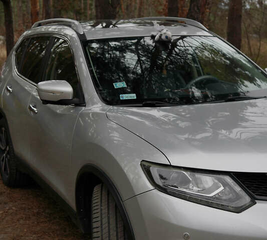 Сірий Ніссан ІксТрейл, об'ємом двигуна 1.6 л та пробігом 262 тис. км за 16999 $, фото 3 на Automoto.ua