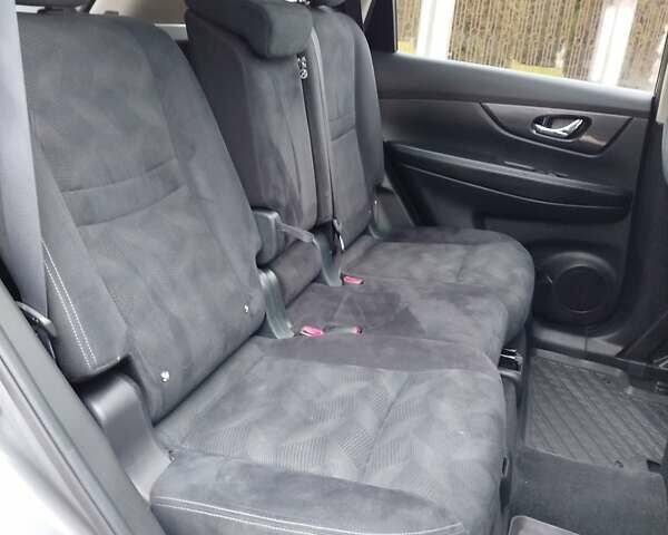 Серый Ниссан ИксТрейл, объемом двигателя 1.6 л и пробегом 195 тыс. км за 14800 $, фото 58 на Automoto.ua