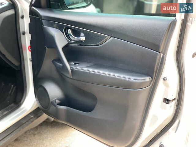 Серый Ниссан ИксТрейл, объемом двигателя 1.6 л и пробегом 114 тыс. км за 18290 $, фото 22 на Automoto.ua