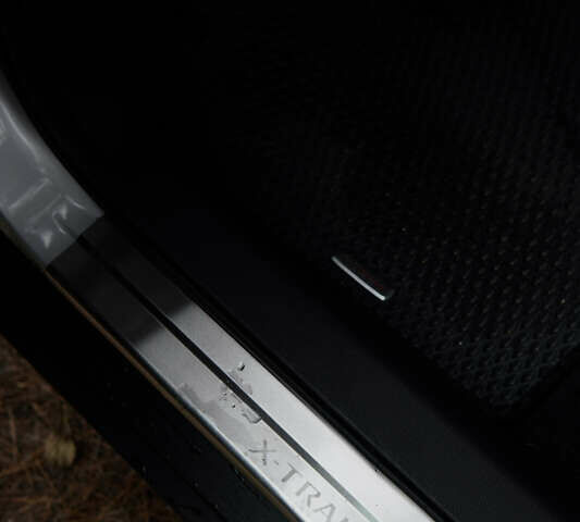 Сірий Ніссан ІксТрейл, об'ємом двигуна 1.6 л та пробігом 262 тис. км за 16999 $, фото 16 на Automoto.ua