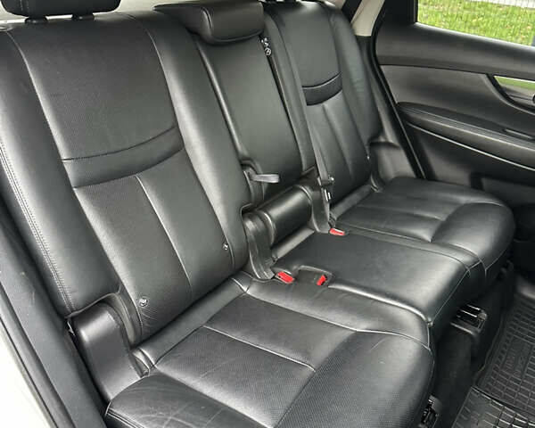 Серый Ниссан ИксТрейл, объемом двигателя 2.49 л и пробегом 216 тыс. км за 18500 $, фото 30 на Automoto.ua