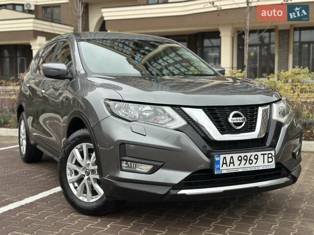 Серый Ниссан ИксТрейл, объемом двигателя 1.62 л и пробегом 140 тыс. км за 17300 $, фото 1 на Automoto.ua