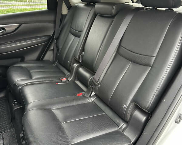 Серый Ниссан ИксТрейл, объемом двигателя 2.49 л и пробегом 216 тыс. км за 18500 $, фото 22 на Automoto.ua