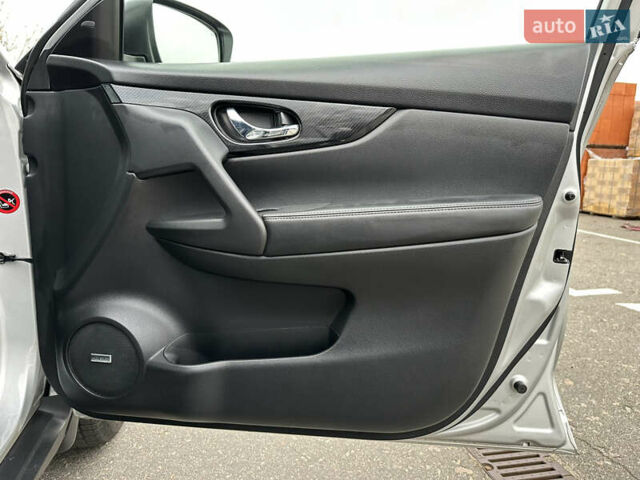 Серый Ниссан ИксТрейл, объемом двигателя 2.49 л и пробегом 216 тыс. км за 18500 $, фото 27 на Automoto.ua