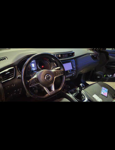 Серый Ниссан ИксТрейл, объемом двигателя 1.6 л и пробегом 91 тыс. км за 20000 $, фото 4 на Automoto.ua