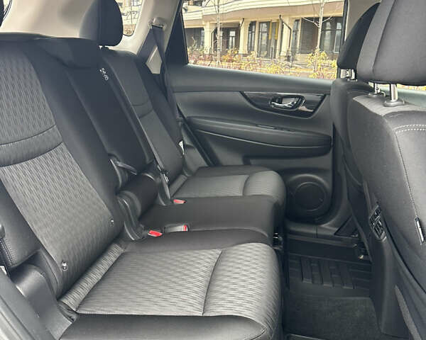 Серый Ниссан ИксТрейл, объемом двигателя 1.62 л и пробегом 140 тыс. км за 17300 $, фото 47 на Automoto.ua