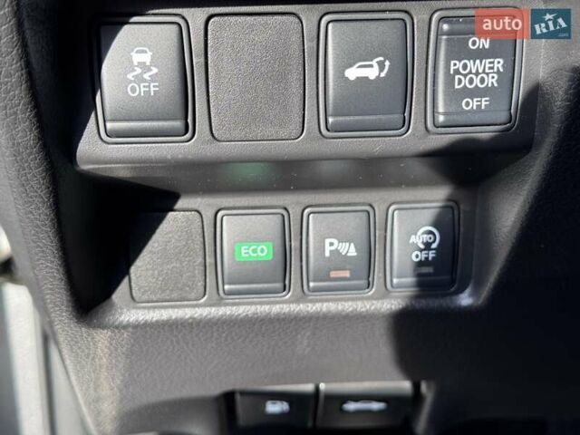 Серый Ниссан ИксТрейл, объемом двигателя 2 л и пробегом 227 тыс. км за 17300 $, фото 30 на Automoto.ua