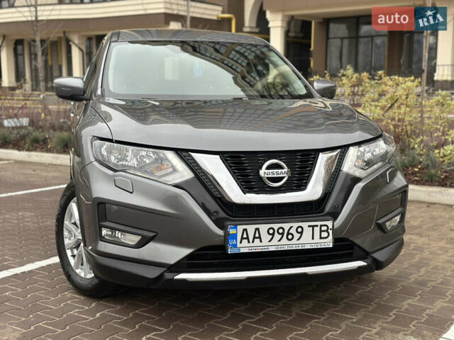 Серый Ниссан ИксТрейл, объемом двигателя 1.62 л и пробегом 140 тыс. км за 17300 $, фото 5 на Automoto.ua