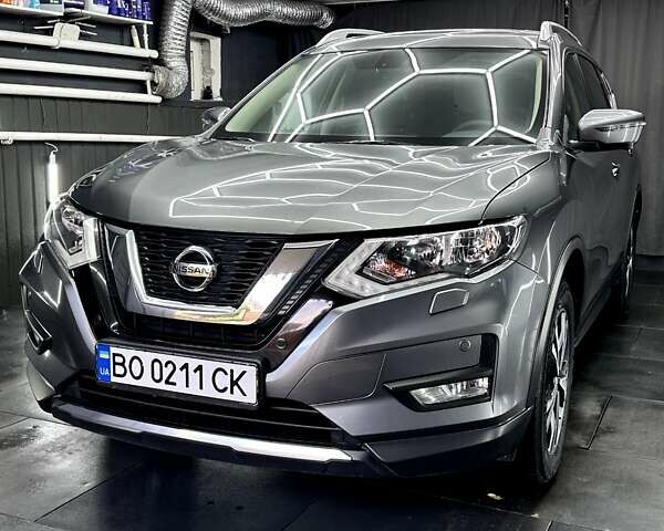 Серый Ниссан ИксТрейл, объемом двигателя 1.6 л и пробегом 101 тыс. км за 22000 $, фото 2 на Automoto.ua