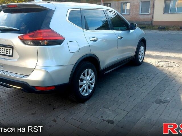 Серый Ниссан ИксТрейл, объемом двигателя 2.5 л и пробегом 120 тыс. км за 12100 $, фото 2 на Automoto.ua