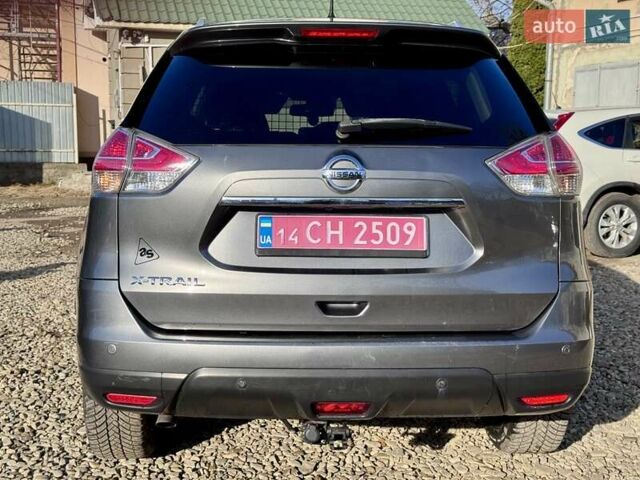 Серый Ниссан ИксТрейл, объемом двигателя 2 л и пробегом 227 тыс. км за 17300 $, фото 4 на Automoto.ua
