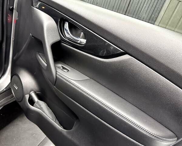 Серый Ниссан ИксТрейл, объемом двигателя 1.6 л и пробегом 101 тыс. км за 22000 $, фото 23 на Automoto.ua