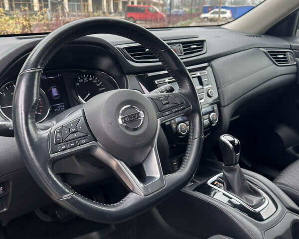 Серый Ниссан ИксТрейл, объемом двигателя 1.62 л и пробегом 140 тыс. км за 17300 $, фото 30 на Automoto.ua