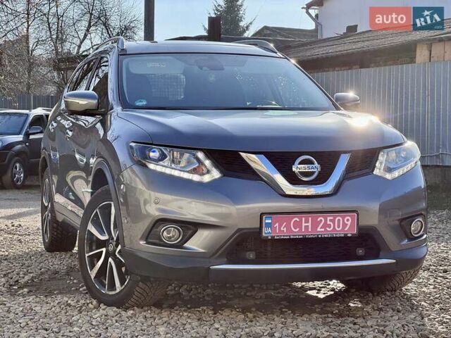 Серый Ниссан ИксТрейл, объемом двигателя 2 л и пробегом 227 тыс. км за 17300 $, фото 7 на Automoto.ua