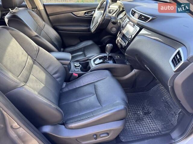 Серый Ниссан ИксТрейл, объемом двигателя 2 л и пробегом 227 тыс. км за 17300 $, фото 22 на Automoto.ua