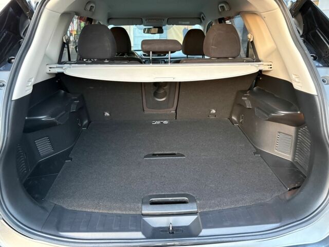 Серый Ниссан ИксТрейл, объемом двигателя 1.6 л и пробегом 109 тыс. км за 17600 $, фото 7 на Automoto.ua