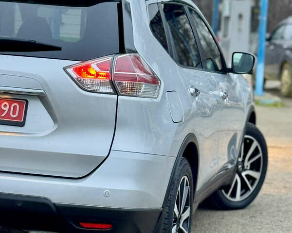 Сірий Ніссан ІксТрейл, об'ємом двигуна 1.6 л та пробігом 183 тис. км за 16800 $, фото 20 на Automoto.ua