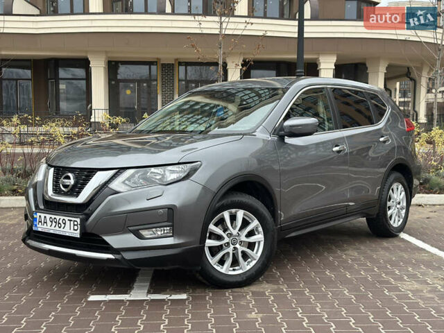 Серый Ниссан ИксТрейл, объемом двигателя 1.62 л и пробегом 140 тыс. км за 17300 $, фото 9 на Automoto.ua