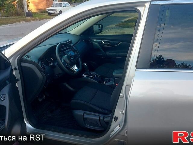 Серый Ниссан ИксТрейл, объемом двигателя 2.5 л и пробегом 120 тыс. км за 12100 $, фото 5 на Automoto.ua