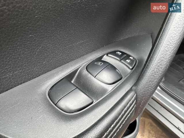 Серый Ниссан ИксТрейл, объемом двигателя 1.62 л и пробегом 140 тыс. км за 17300 $, фото 39 на Automoto.ua