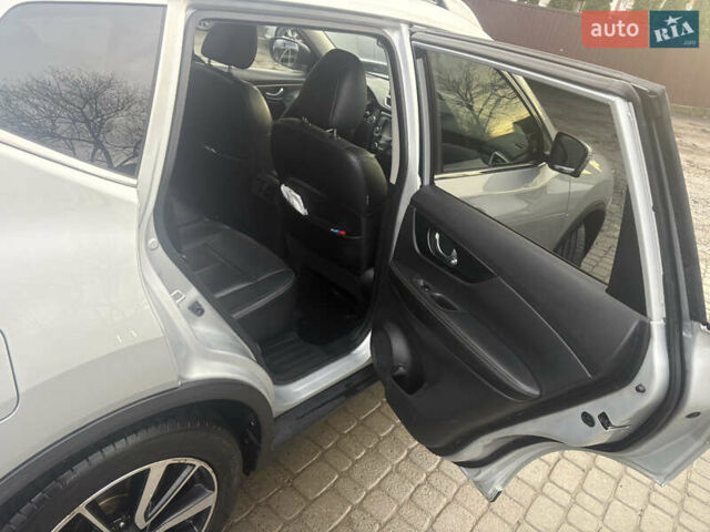 Серый Ниссан ИксТрейл, объемом двигателя 1.6 л и пробегом 172 тыс. км за 16700 $, фото 17 на Automoto.ua