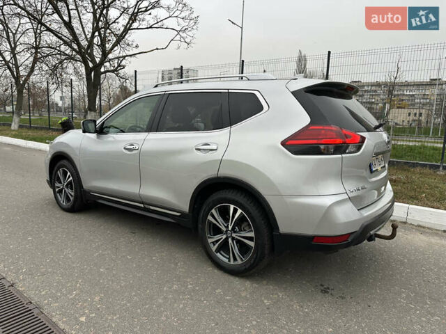 Серый Ниссан ИксТрейл, объемом двигателя 2.49 л и пробегом 216 тыс. км за 18500 $, фото 3 на Automoto.ua