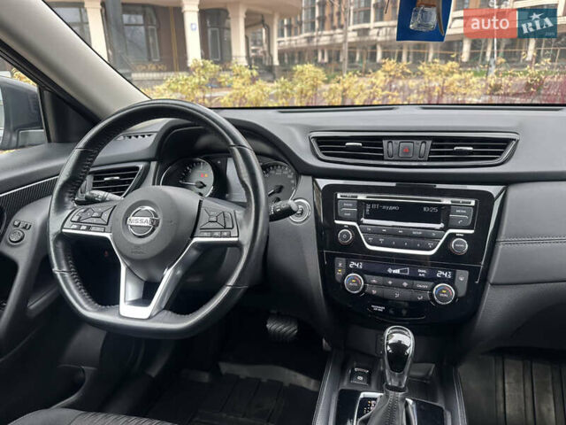 Серый Ниссан ИксТрейл, объемом двигателя 1.62 л и пробегом 140 тыс. км за 17300 $, фото 28 на Automoto.ua