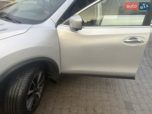 Серый Ниссан ИксТрейл, объемом двигателя 1.6 л и пробегом 172 тыс. км за 16700 $, фото 13 на Automoto.ua