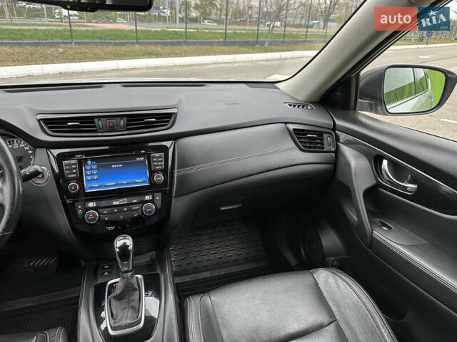 Серый Ниссан ИксТрейл, объемом двигателя 2.49 л и пробегом 216 тыс. км за 18500 $, фото 11 на Automoto.ua