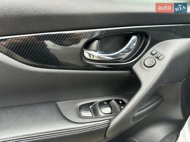 Серый Ниссан ИксТрейл, объемом двигателя 2.49 л и пробегом 216 тыс. км за 18500 $, фото 19 на Automoto.ua