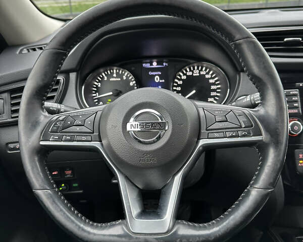 Серый Ниссан ИксТрейл, объемом двигателя 2.49 л и пробегом 216 тыс. км за 18500 $, фото 9 на Automoto.ua