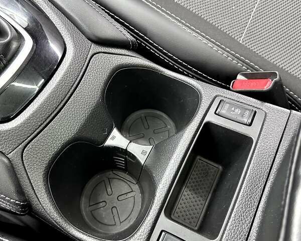 Серый Ниссан ИксТрейл, объемом двигателя 1.6 л и пробегом 101 тыс. км за 22000 $, фото 15 на Automoto.ua