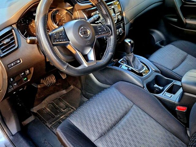 Сірий Ніссан ІксТрейл, об'ємом двигуна 2 л та пробігом 145 тис. км за 17900 $, фото 8 на Automoto.ua