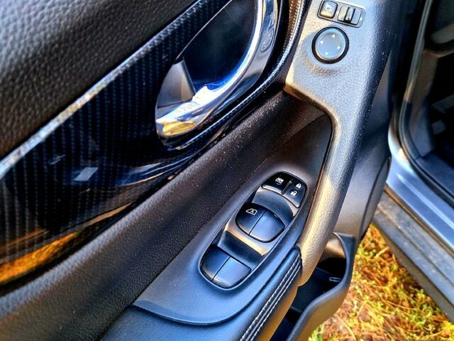 Сірий Ніссан ІксТрейл, об'ємом двигуна 2 л та пробігом 145 тис. км за 17900 $, фото 9 на Automoto.ua