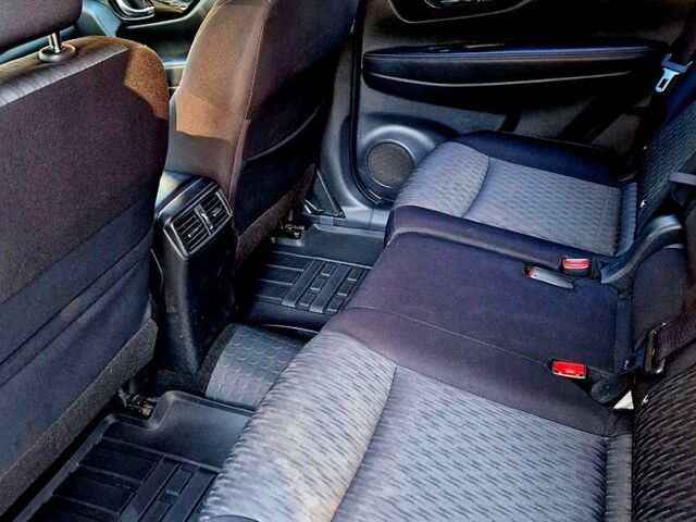 Сірий Ніссан ІксТрейл, об'ємом двигуна 2 л та пробігом 145 тис. км за 17900 $, фото 10 на Automoto.ua