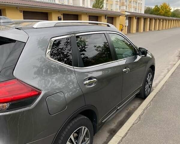 Серый Ниссан ИксТрейл, объемом двигателя 1.6 л и пробегом 265 тыс. км за 17500 $, фото 7 на Automoto.ua