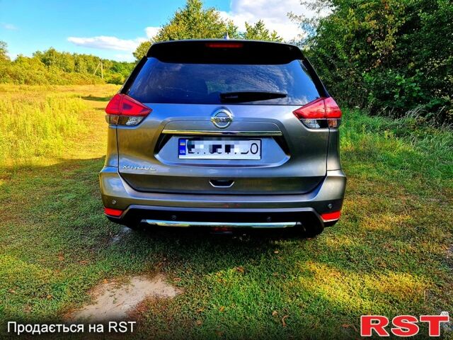 Сірий Ніссан ІксТрейл, об'ємом двигуна 2 л та пробігом 145 тис. км за 17900 $, фото 1 на Automoto.ua