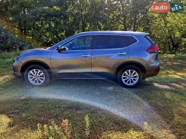 Серый Ниссан ИксТрейл, объемом двигателя 2 л и пробегом 145 тыс. км за 17500 $, фото 1 на Automoto.ua